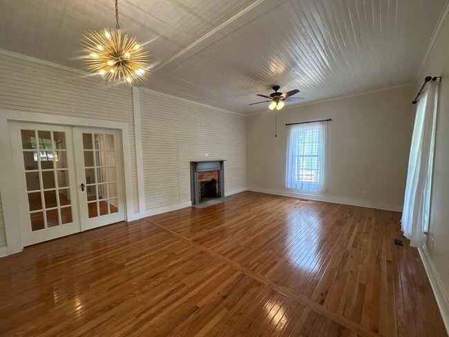 317 E Wilson Ave in Mooresville, NC - Building Photo - Building Photo