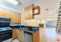 1457 Centinela Ave in Santa Monica, CA - Building Photo - Building Photo