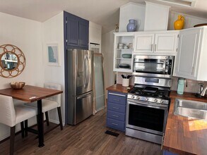 1624 N Coast Hwy 101 in Encinitas, CA - Building Photo - Building Photo