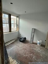 883 Huntington Ave, Unit 10 in Boston, MA - Building Photo