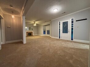 293 Etheridge Rd, Unit Top in Auburn, GA - Foto de edificio - Building Photo