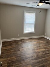 1355 Woodlawn Rd in Bardstown, KY - Foto de edificio - Building Photo