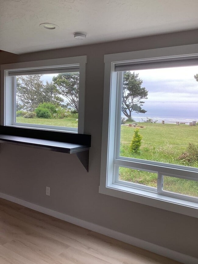 property at 816 SW Pacific Coast Hwy