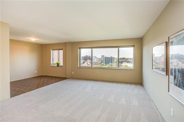 4550 Warwick Blvd, Unit 909 in Kansas City, MO - Foto de edificio - Building Photo