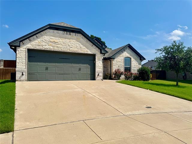 227 Jacinth Ln in Granbury, TX - Building Photo