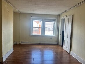 416-418 E Main St in Bound Brook, NJ - Building Photo - Building Photo