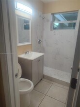 2323 Harding St in Hollywood, FL - Building Photo - Building Photo