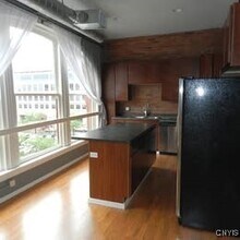 317 S Clinton St in Syracuse, NY - Building Photo - Building Photo