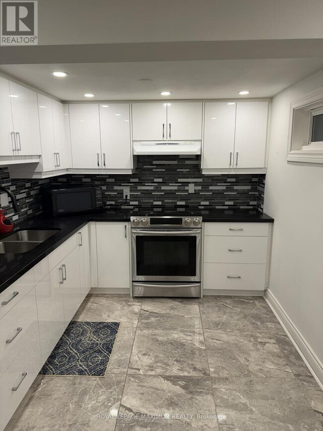 property at 41 Knotty Pine Trail