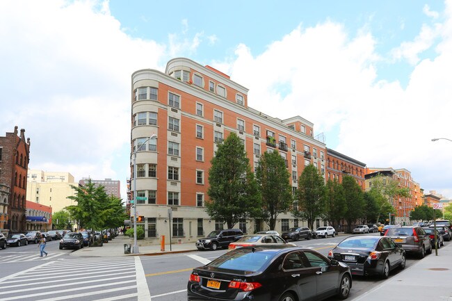 Rosa Parks Condominium in New York, NY - Foto de edificio - Building Photo