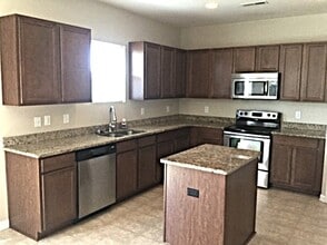 8921 Gray Willow Rd in Charlotte, NC - Building Photo - Building Photo