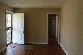 318 E Jarman Dr in Midwest City, OK - Building Photo - Building Photo