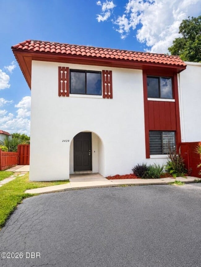 property at 2028 Oak Meadow Cir