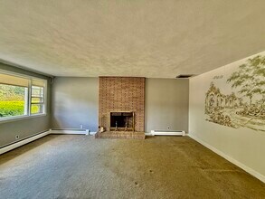 90 Grover Rd in Medford, MA - Building Photo - Building Photo