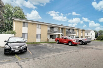 401 Elder Dr in Fairborn, OH - Building Photo - Building Photo