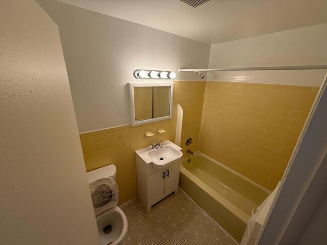 37 Rome Ave in Bedford Hills, NY - Building Photo - Building Photo