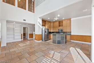 819 James St in Ft. Myers, FL - Foto de edificio - Building Photo