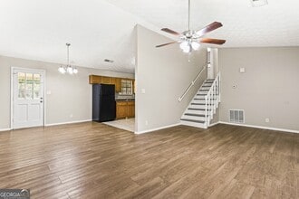 1152 Holly Hills Dr SW in Lilburn, GA - Building Photo - Building Photo