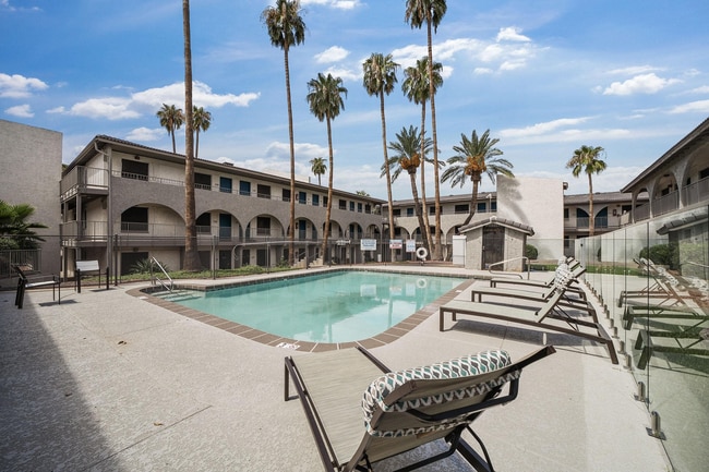 Sunrise on 35th in Phoenix, AZ - Foto de edificio - Building Photo