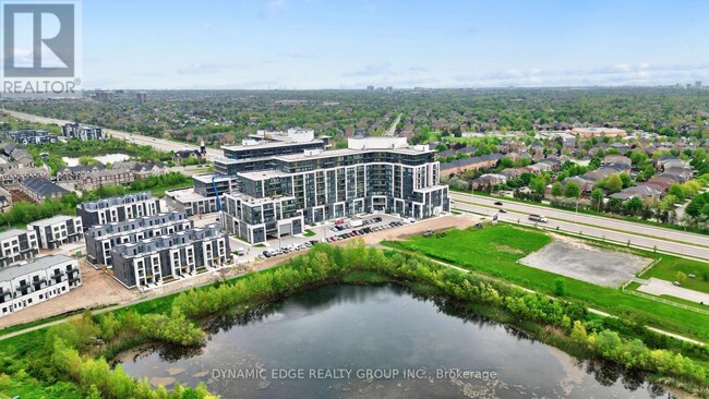 405-405 Dundas St W in Oakville, ON - Building Photo - Building Photo