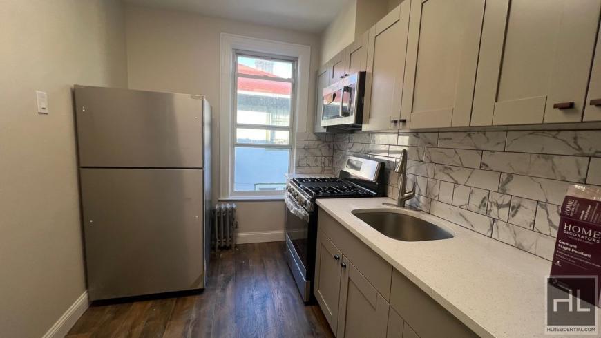433 E 2nd St in Brooklyn, NY - Foto de edificio