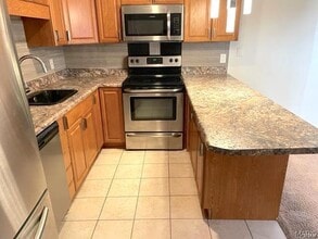 419 Ponderosa Ave in O'Fallon, IL - Building Photo - Building Photo