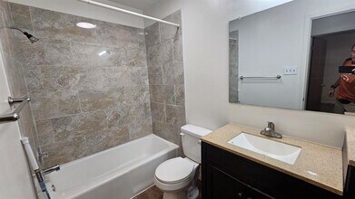 8105 Tuscarora Trail in Austin, TX - Building Photo - Building Photo