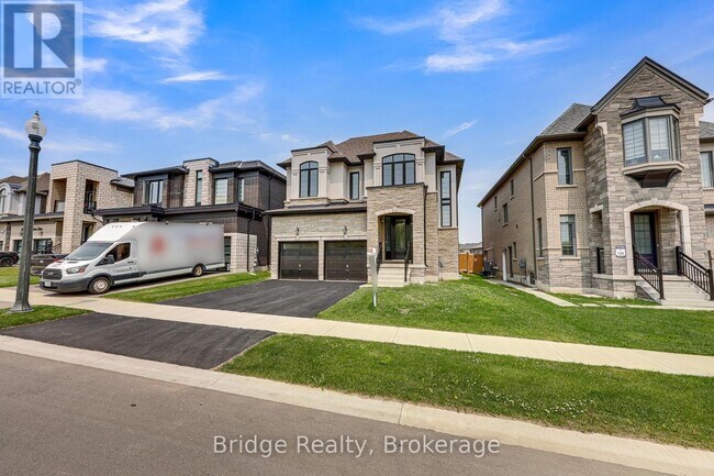 1343 Upper Thames Dr in Woodstock, ON - Building Photo - Building Photo