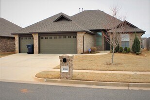 10916 S W 32nd Terrace in Yukon, OK - Building Photo