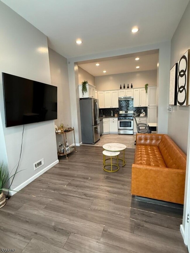 256 Fairmount Ave in Jersey City, NJ - Building Photo - Building Photo