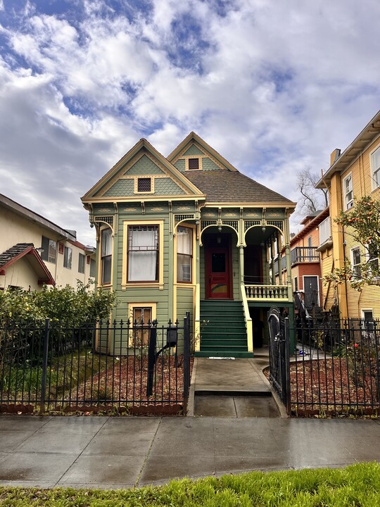 1704 O St in Sacramento, CA - Building Photo