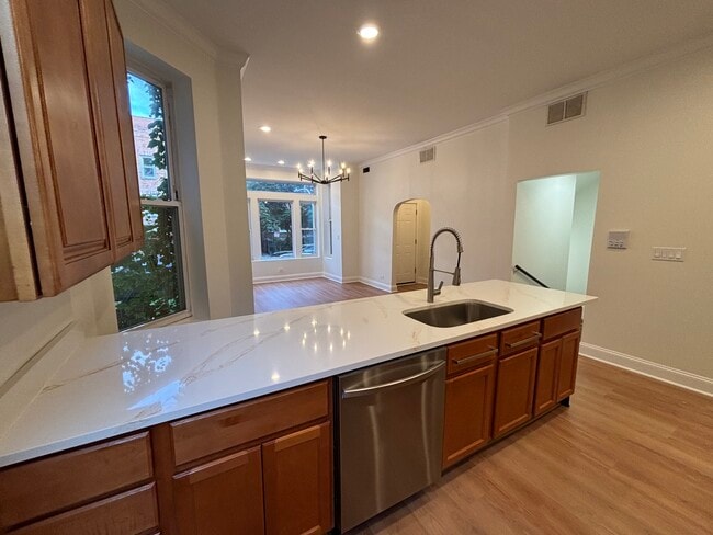 2608 W Evergreen Ave, Unit 1