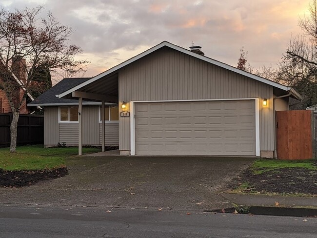 property at 280 Lynnbrook Dr