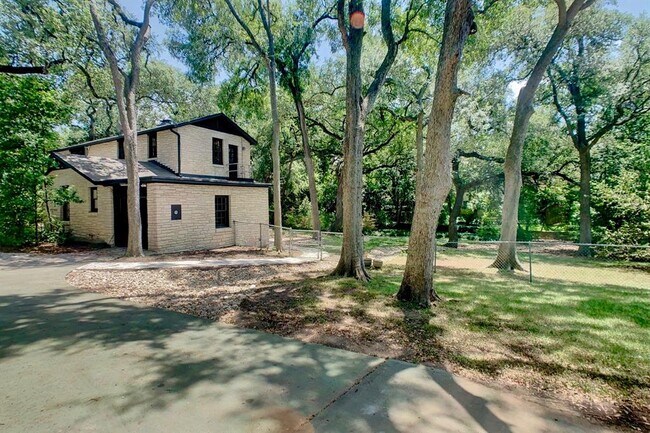 811 E 38th St in Austin, TX - Building Photo - Building Photo