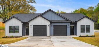 404 Fairfield St in Chesnee, SC - Building Photo