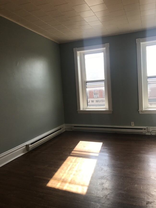 122-122 N Hanover St in Carlisle, PA - Building Photo - Building Photo