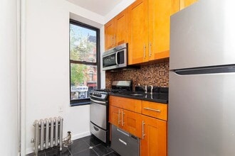 96 Avenue A, Unit 1 in New York, NY - Building Photo - Building Photo