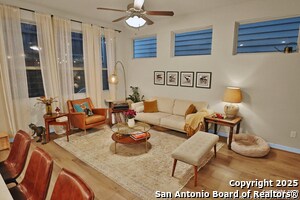 6446 Babcock Rd in San Antonio, TX - Foto de edificio - Building Photo