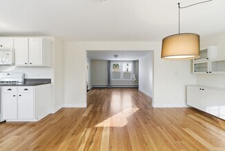 45R South in Bedford, MA - Building Photo - Building Photo