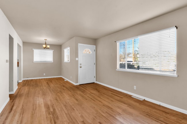 2200 Fowler St in Canon City, CO - Foto de edificio - Building Photo