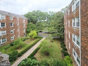 3051 Idaho Ave NW in Washington, DC - Building Photo - Building Photo