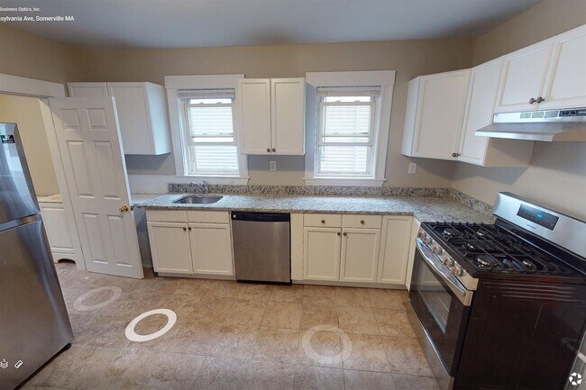 23 Pennsylvania Ave, Unit 2 in Somerville, MA - Foto de edificio - Building Photo