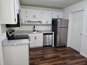 1915 Tropicana Rd in North Charleston, SC - Building Photo - Building Photo