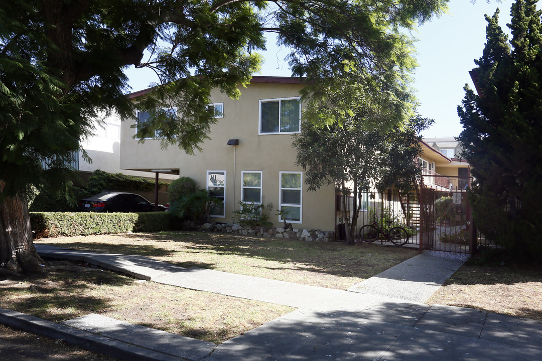 3562 Jasmine Ave in Los Angeles, CA - Foto de edificio