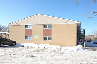 11010 W Grand Ave in Melrose Park, IL - Building Photo - Building Photo