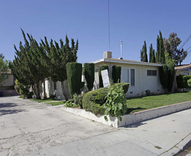 944-950 Q-12 St E in Palmdale, CA - Foto de edificio - Building Photo