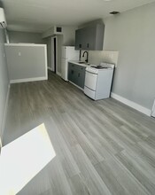 134 Burgundy Dr, Unit 1 in Tavernier, FL - Building Photo - Building Photo
