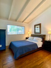 251 El Carmelo Ave, Unit 251 in Palo Alto, CA - Building Photo - Building Photo