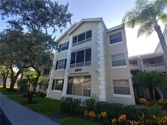 property at 2811 N Oakland Forest Dr