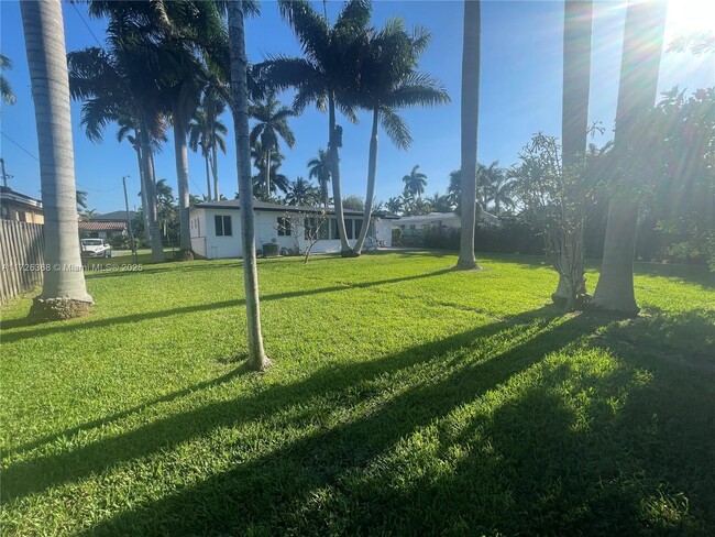 1319 Buchanan St in Hollywood, FL - Building Photo - Building Photo